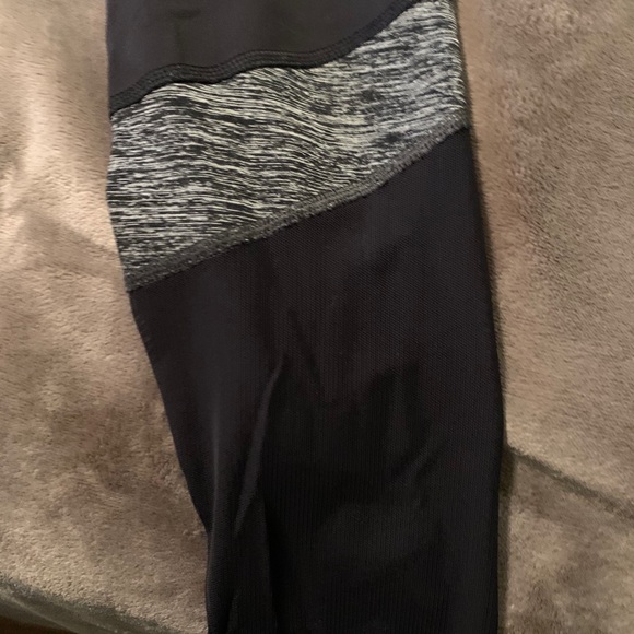 Lulu lemon leggings - Picture 2 of 4